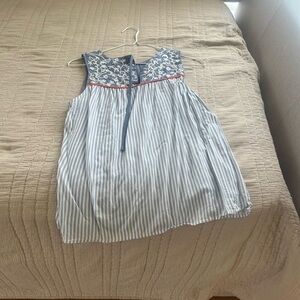 Nice sleeveless top to wear with shorts or jeans